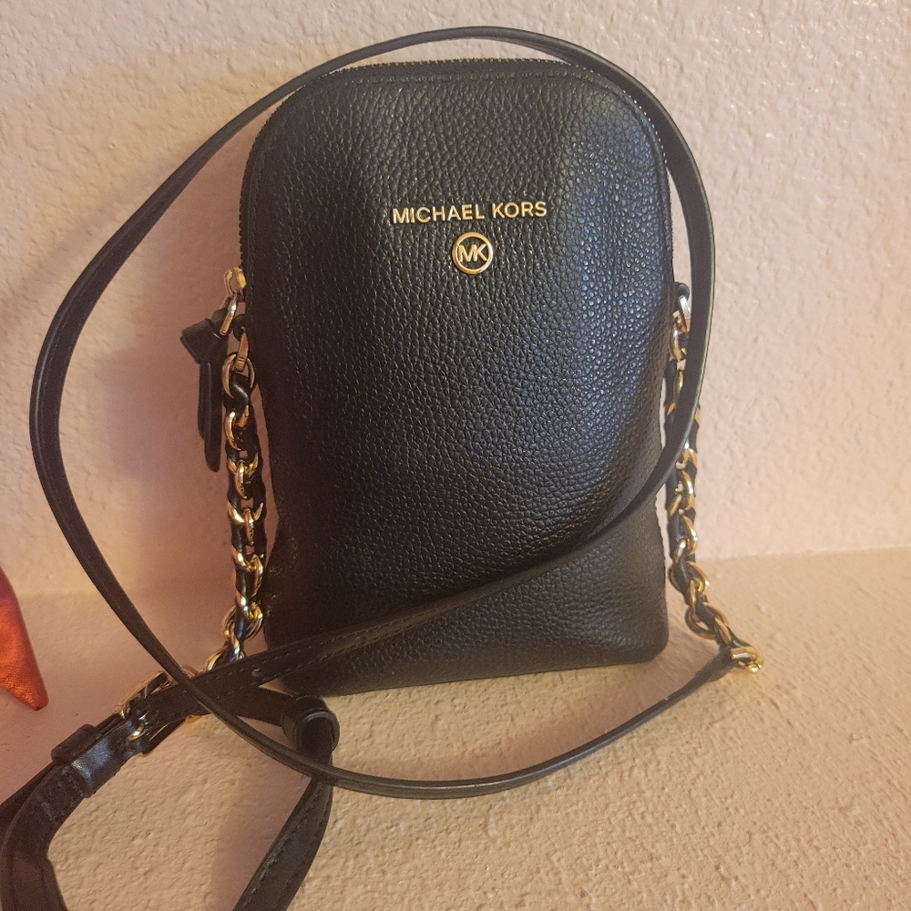 Michael Kors In Excellent Condition - image 4